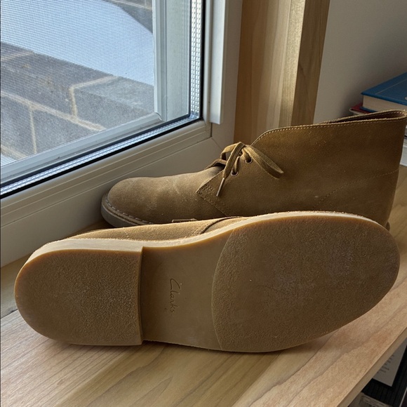 Clarks Men's Brown Suede Chukka Boots - Picture 6 of 8